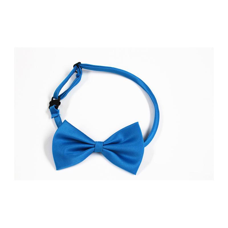 Pánský černý oblek s motýlkem pro sbor, svatby a speciální události