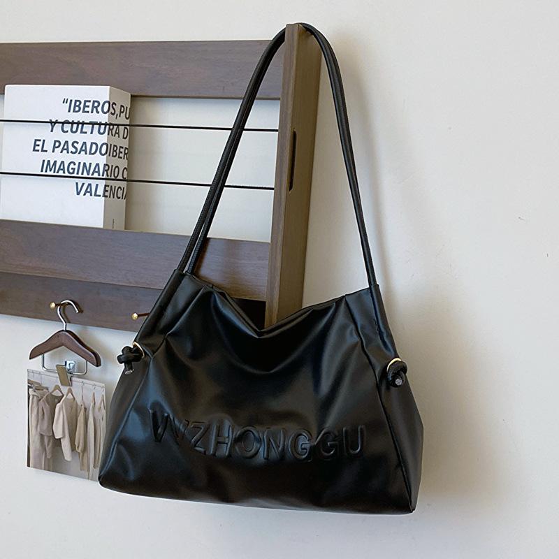 Large Capacity Fashion Soft Leather Shoulder Bag Women'S Spring Underarm Bag Tote Bag