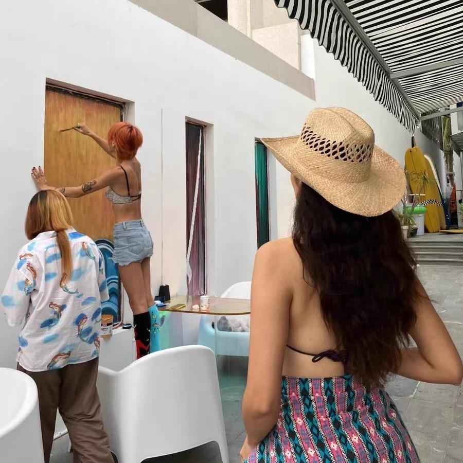 Europäischer Stil Sommer Raffia Panama Hut für Damen, Strandurlaub Sonnenschutzmütze, Mode Cowboy Strohhut