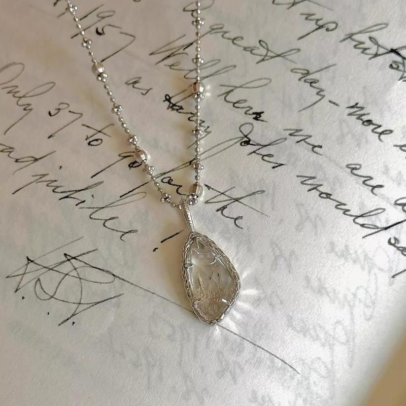 Vintage und Frisch erfrischender unregelmäßiger Eiskristall Anhänger Halskette exquisite und luxuriöse Halskette Party Geschenk