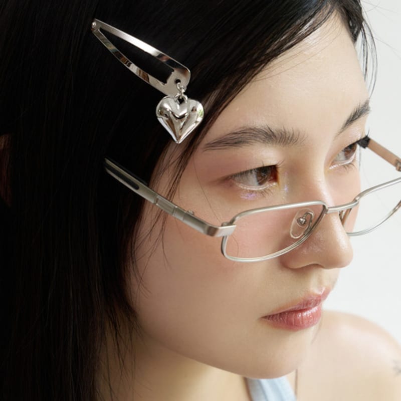 

FANTASTIC PLANET dangle heart metal hair pin SILVER