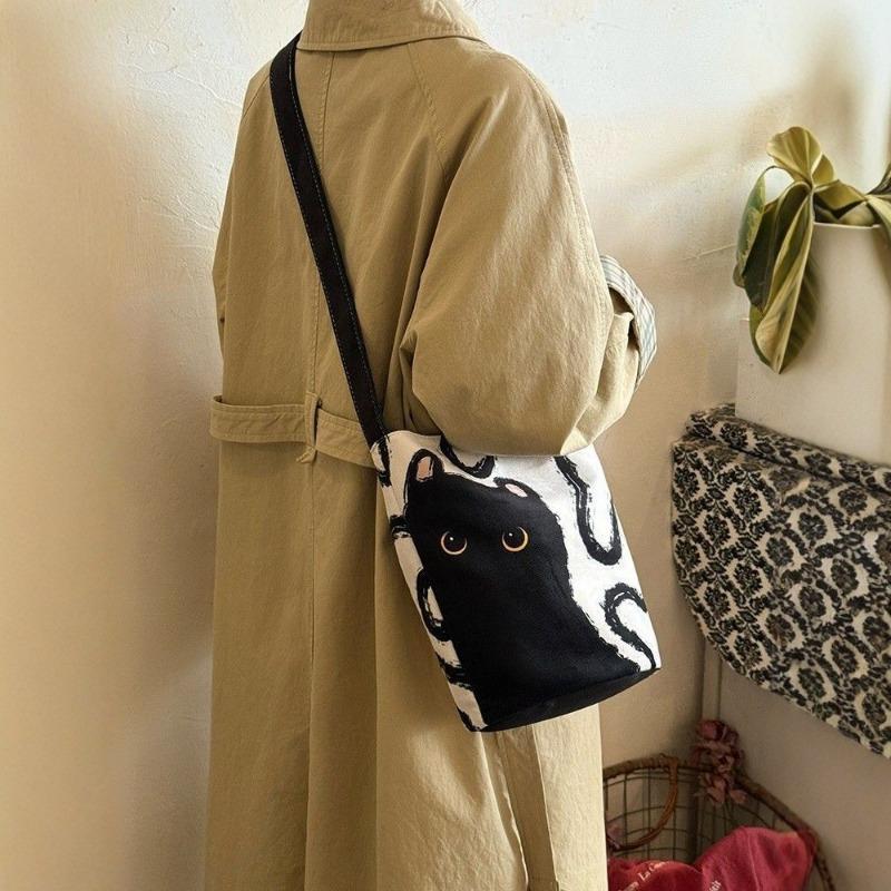 Large-capacity Relaxed Fabric Cat Shoulder Crossbody Bag with Design Appeal