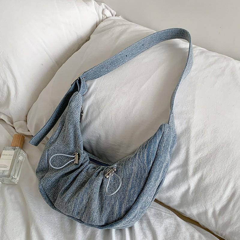 

Processing Custom Denim Shoulder Bag Niche Design Personalized Fashionable Drawstring Pleated Dumpling High-end Underarm світло-синій колір