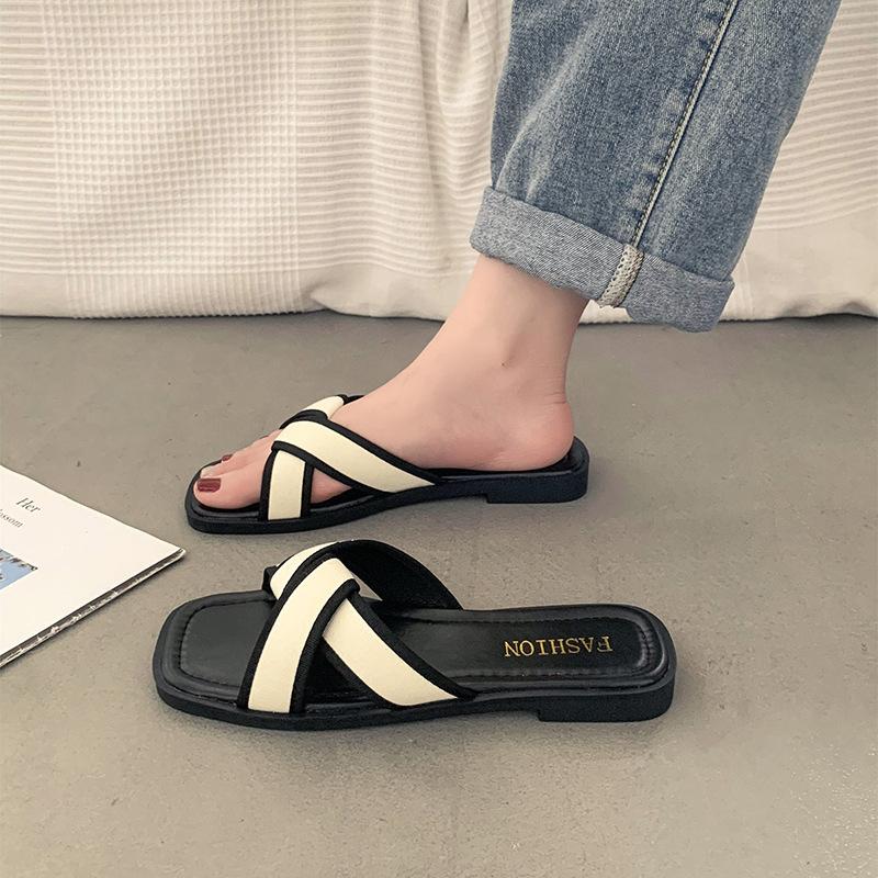 

Slippers women s fashion 2025 new cool slippers female Internet celebrity versatile beach flat summer women s shoes 40