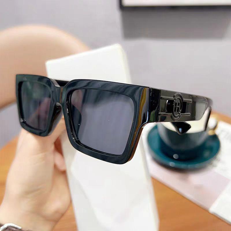 RUISIMO Small Sunglasses Women Rectangle Thick Frame Square Sun Glasses Men's Black Blue Ladies Sun Shades UV400 Unisex Eyewears