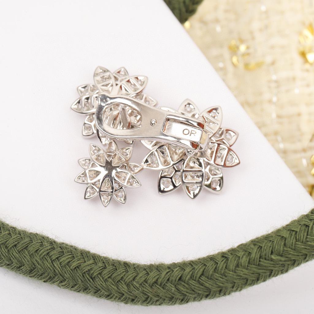 New Hot Brand Vintage Earrings for Women Fashion Luxury Jewelry Three Flower 925 Sliver Designer Eardrop Lady Party Clip Earring