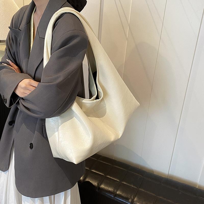 Retro commuter large-capacity bag women's 2025 new textured soft leather shoulder underarm bag simple and versatile tote bag