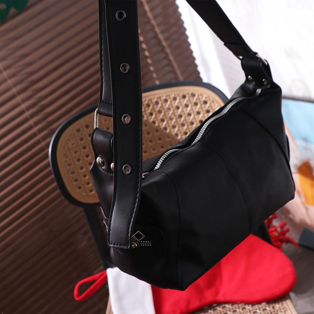 Gothic Y2K Underarm Bag Harajuku Punk Crossbody Bag Punk PU Shoulder Bag  Travel