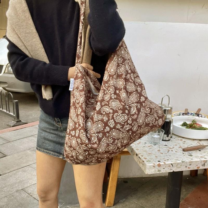 

This s Super Popular Floral Bag Ins Style Multi-color Retro Light Trendy One-shoulder Cross-body Single layer and one belt
