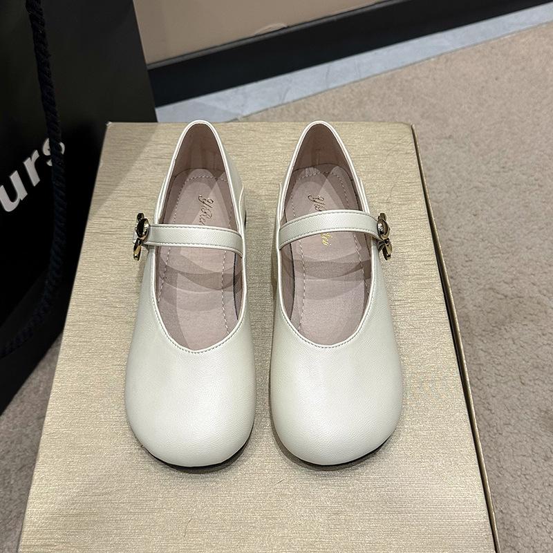 Low-heeled four-season small leather shoes spring and autumn new grandma shoes Mary Jane can wear two single shoes without tiring feet