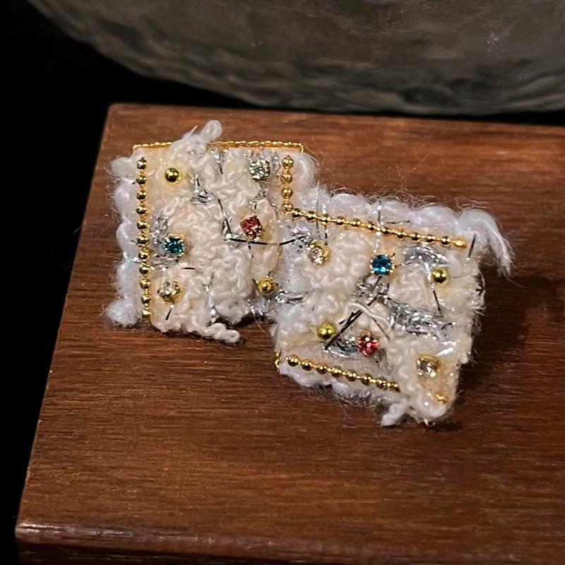 

Новые универсальные квадратные серьги из плюша из ткани темперамента