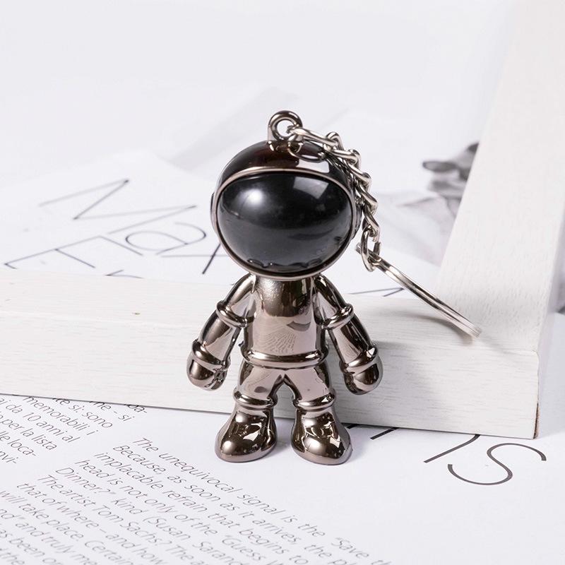 3D Astronaut Keychain: Trendy Car Pendant & Bag Accessory for Men and Women