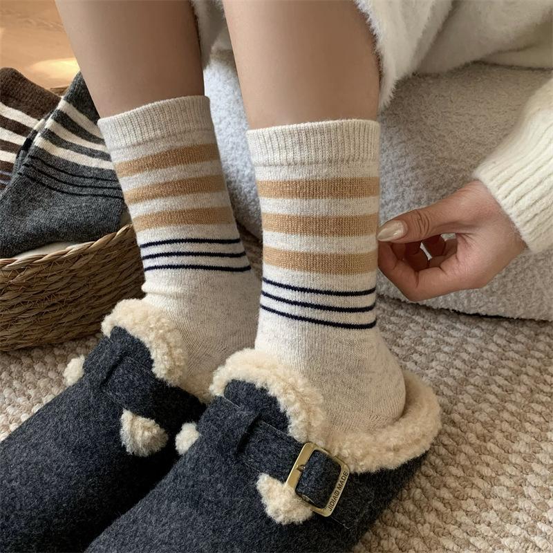 Korean Retro Contrasting Striped Wool Socks For Children, Popular Thickened And Velvet Warm Simple Confinement Stacking Socks