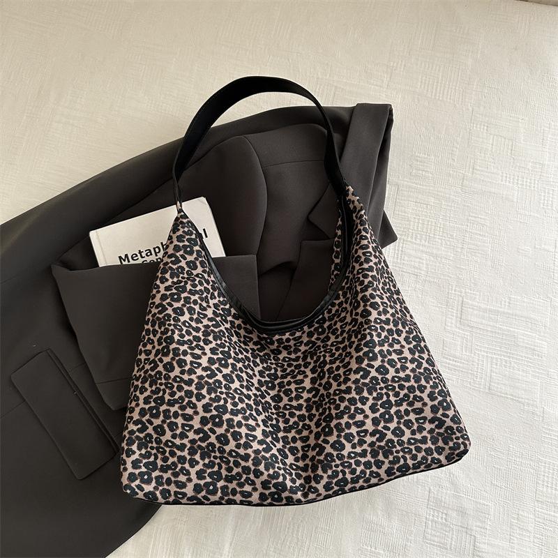 Autumn and Winter Large-capacity Work Tote Bag Women's 2025 New Personalized Leopard Print Shoulder Messenger Bag