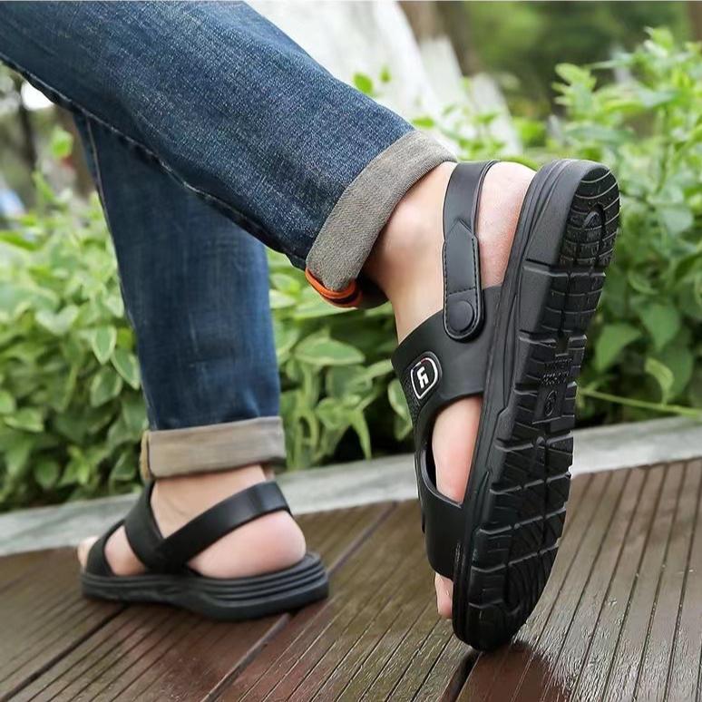 Summer Men's Beach Sandals with Soft Sole Anti Slip Daily Casual Thick Breathable Slippers