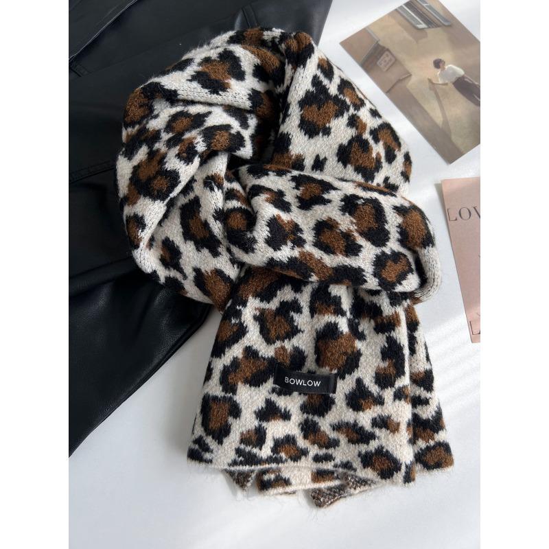 Korean Style New Style Gray Leopard Print Scarf for Women Winter Knitted Woolen Scarf with High Quality and Wool