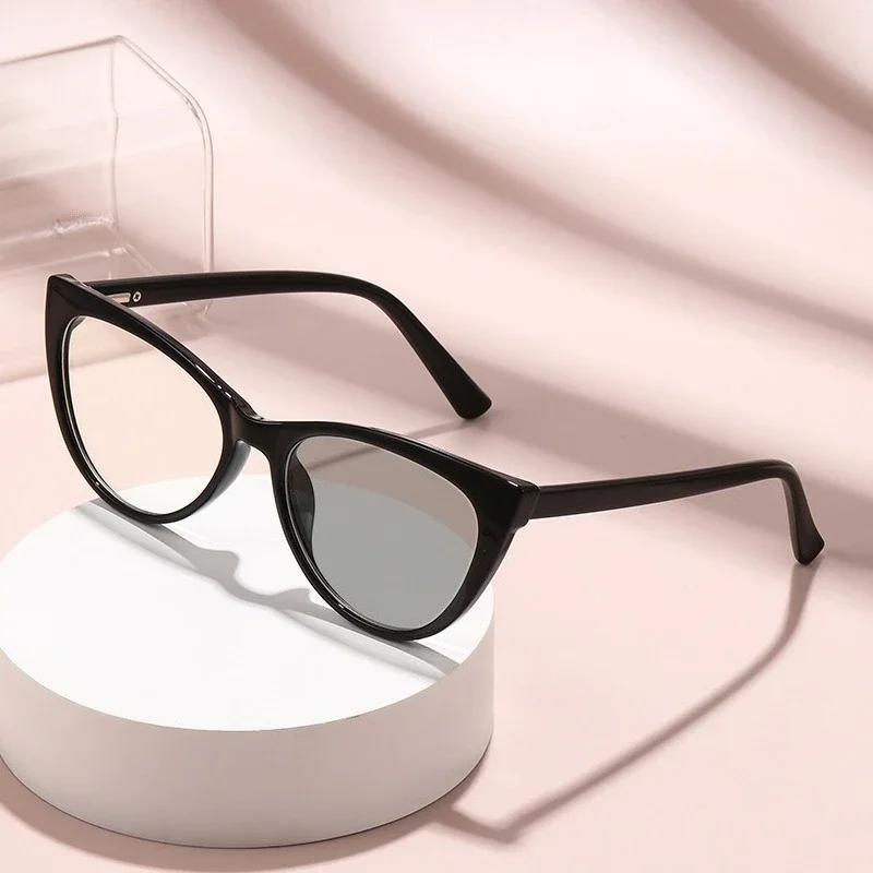 Ladies Trendy Photochromic Myopia Glasses Fashionable Cat Eye Frame Anti Blue Light Eyewear  Stylish Women Minus Sight Glasses