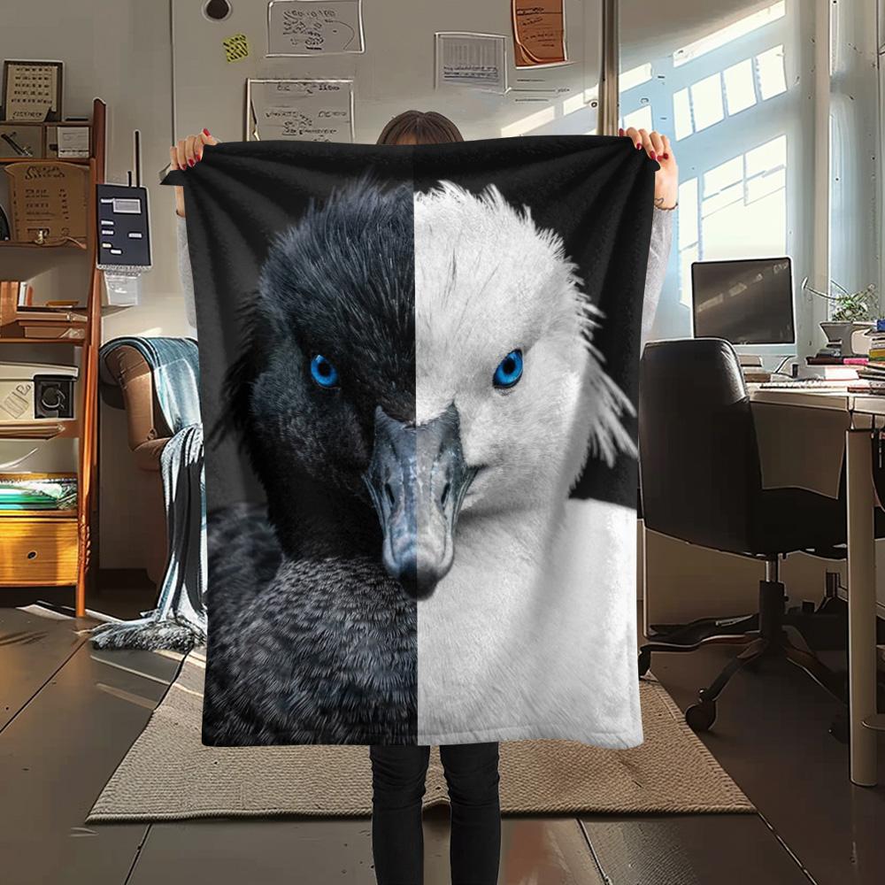 1PC Bicolor Animal Portraits Print FlAannel Blanket, High Quality Comfortable for All Seasons, Home Decor, Warmth and Comfort
