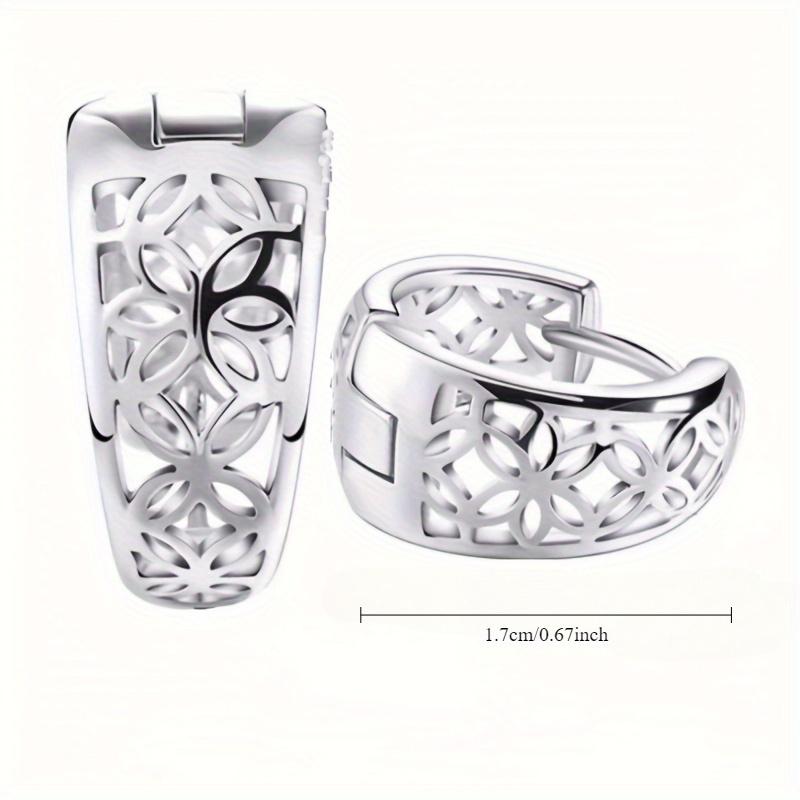 European and American Fashionable Women's Simple Retro Hollow Four Leaf Petal Ear Buckle, Personalized and Creative Exquisite Earrings