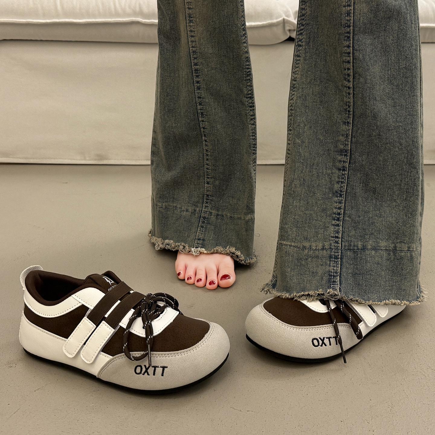 

Універсальні жіночі осінні кросівки на товстій підошві 2025: Нові кежуал кросівки на платформі в німецькому стилі Size 39 коричневий