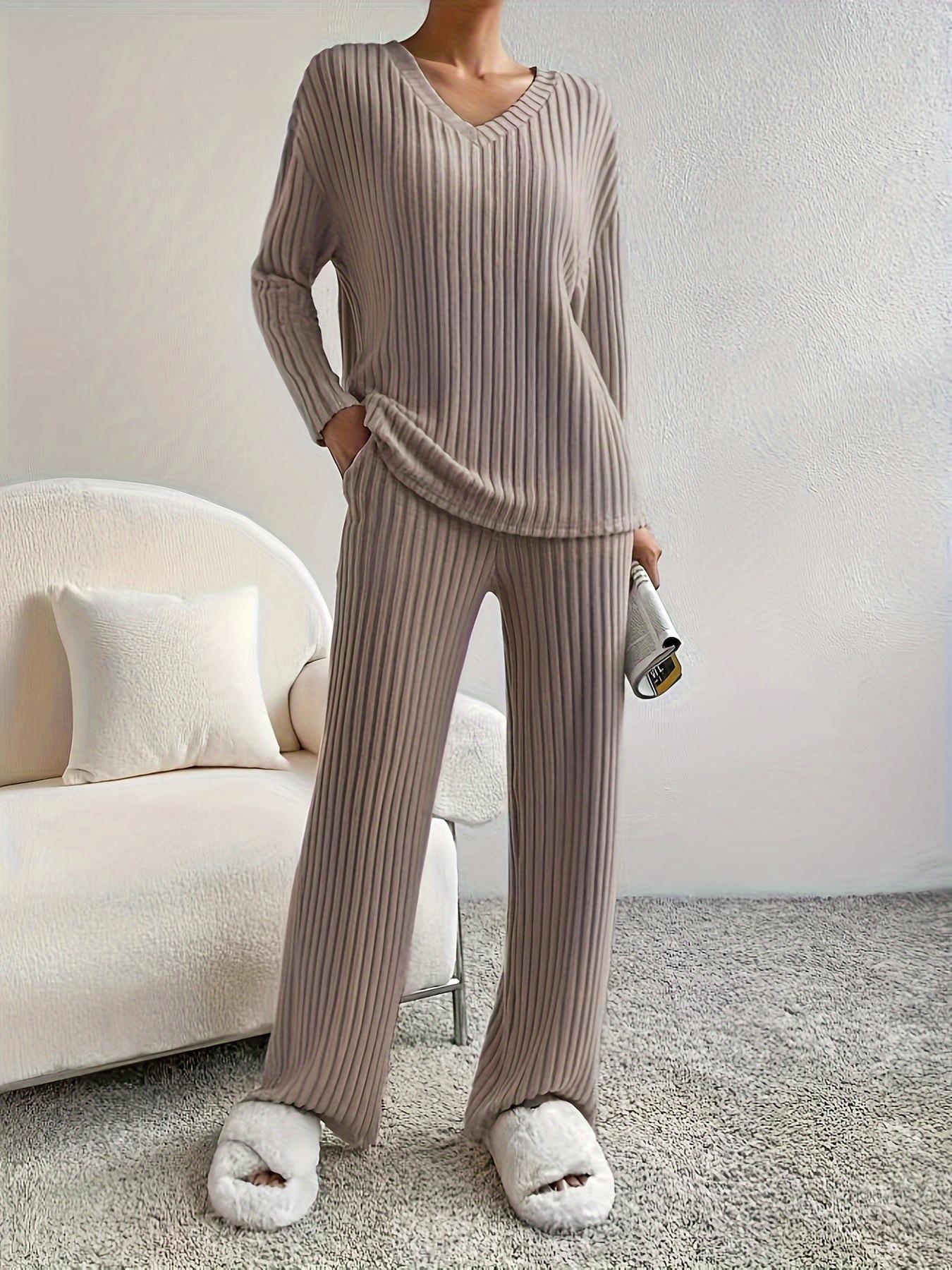 

Chic Autumn/Winter Two-Piece Set: Casual Straight-Leg Pants & Loose V-Neck Ribbed Knit Top L хаки