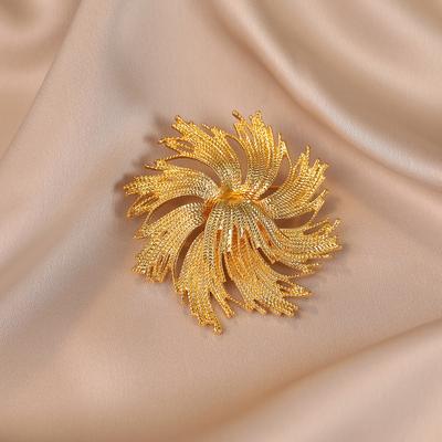 New Medieval Brilliant Fireworks Brooch High-end Female Exquisite Temperament Brooch Light Luxury High-end Flower Pin Accessories