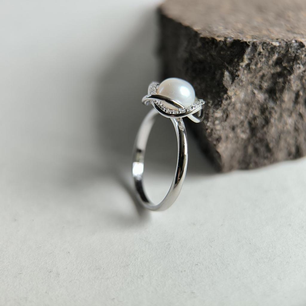 Silver Ring with Natural Pearl, Item Weight 3.06 G (2186786)