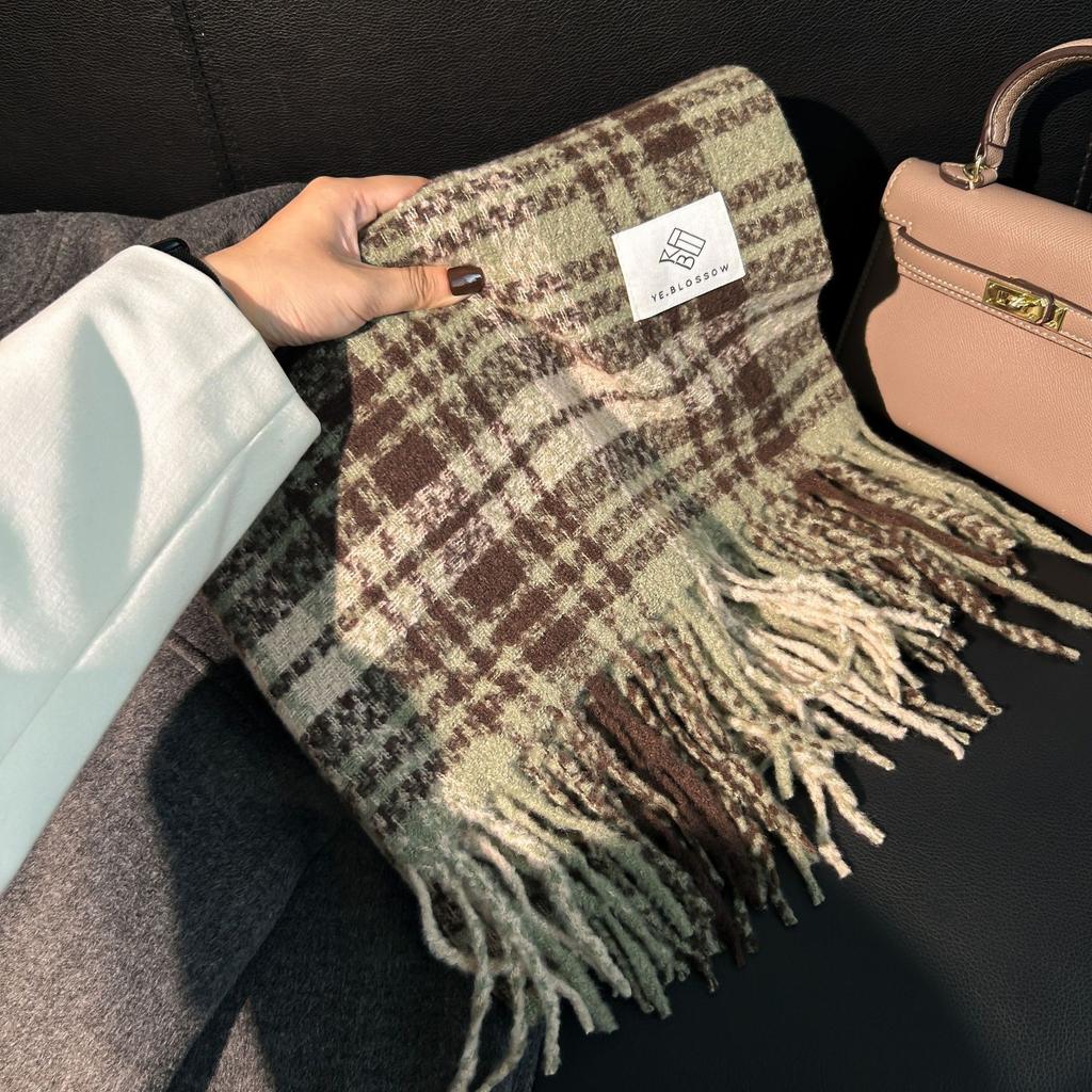 Mint green scarf autumn and winter women's atmosphere plush thickened warm girls shawl 2025 new