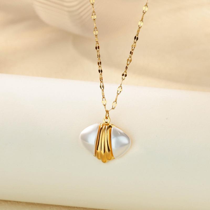 Hot Sale New Shell Heart Necklace Women's Pendant Necklace Little Girl Fashion Jewelry Accessories Collarbone Chain