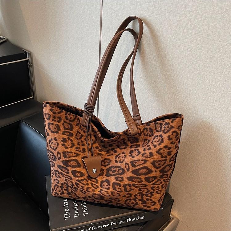Large capacity casual leopard print bag women's autumn and winter fashion retro shoulder bag commuter tote bag