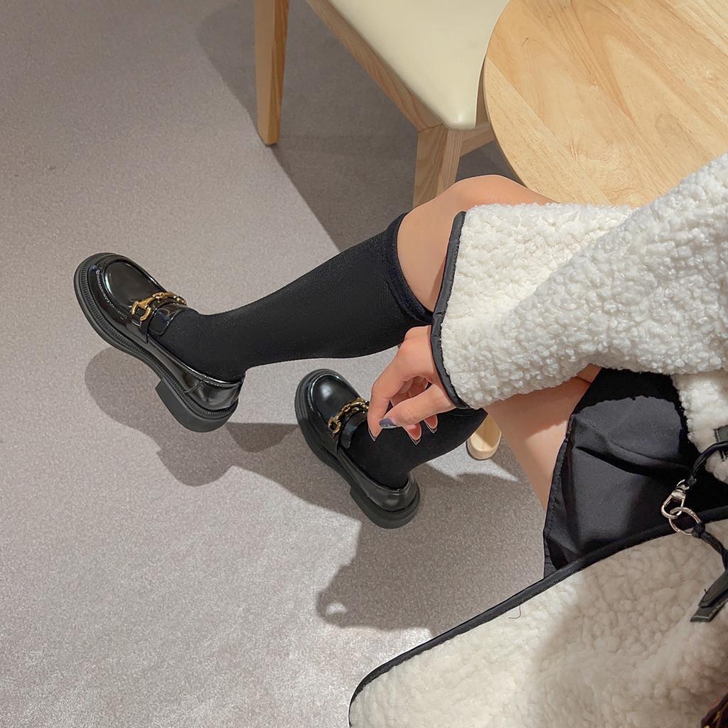 Glücksschuhe Damen Schuhe Britischer Stil Leder Retro Goldene Pferdeschnalle Runde Spitze Dicke Sohle Kleine Lederschuhe Damen Fußpedal