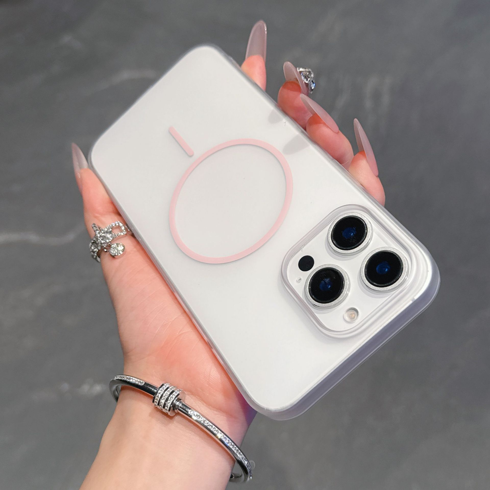 

Подходит для iPhone16Promax Тонкий круг Магнитная адсорбция Чехол для телефона Apple 15 Ультратонкий Матовый Полностью закрывающий ПК Противоударный Чехол iPhone12