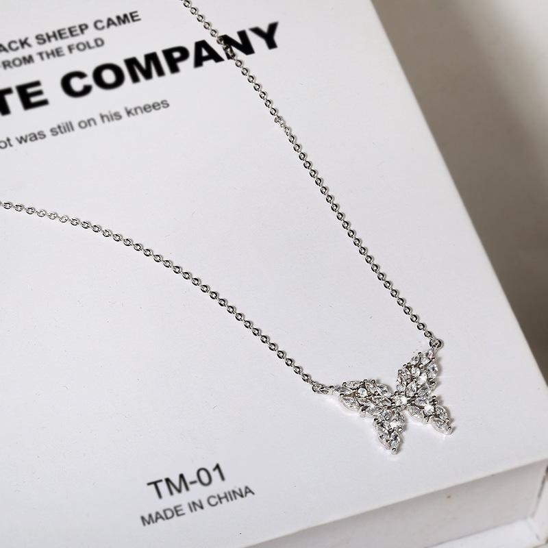 

925 Sterling Silver Cute Butterfly Long Chain Pendant Necklace for Women Luxury Dazzling Zircon Necklaces Choker Fine Jewelry