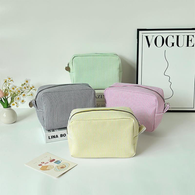Striped Cosmetic Storage Bag Large Capacity Portable Women's Toiletry Pouch for Travel Business Trip Use