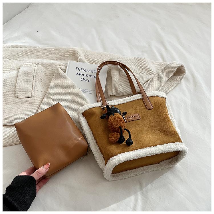 

Korean ins fashion Mao Mao bag women s 2025 autumn and winter new winter commuter bucket bag niche tide shoulder bag