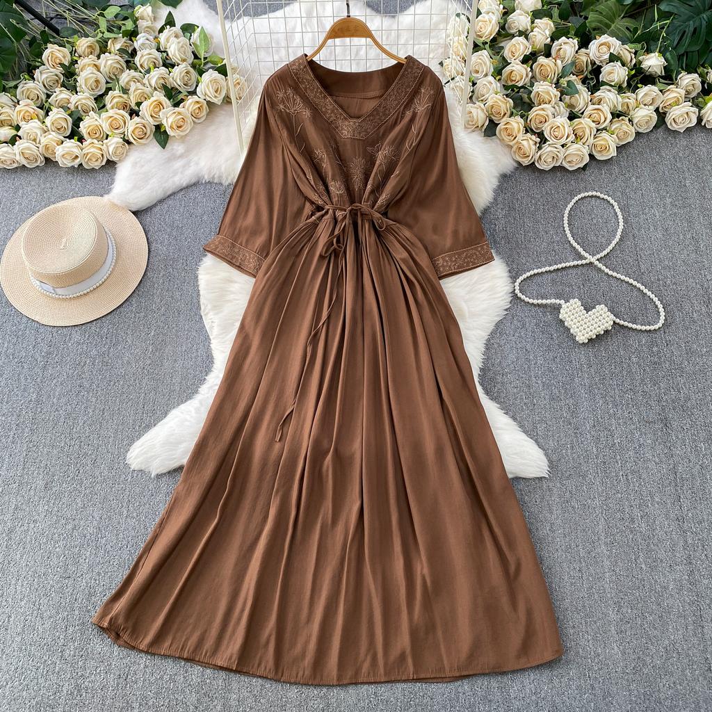 French retro embroidered V-neck seven-quarter-sleeved dress for women's summer commuting style loose and breathable big swing elegant long dress