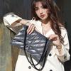 Sac Hourglass en Cuir de Vachette Plissé Printemps/Été 2023: Chaîne Diamant, Boucle B, Design Épaule/Bandoulière pour Femmes