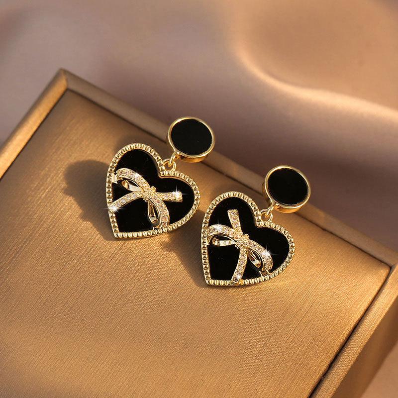 New Classic Simple Heart Bow Butterfly Earrings For Women French Style Black Stud Earrings Fashion Ear Buckle Jewelry