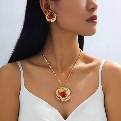 3-Piece Elegant Floral Necklace and Earrings Jewelry Set