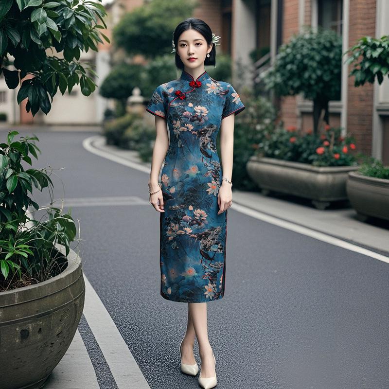 2025 Retro-Style Qipao: Chinese Bone-Piercing Design for Young Women, Daily Wear, Modern National Trend