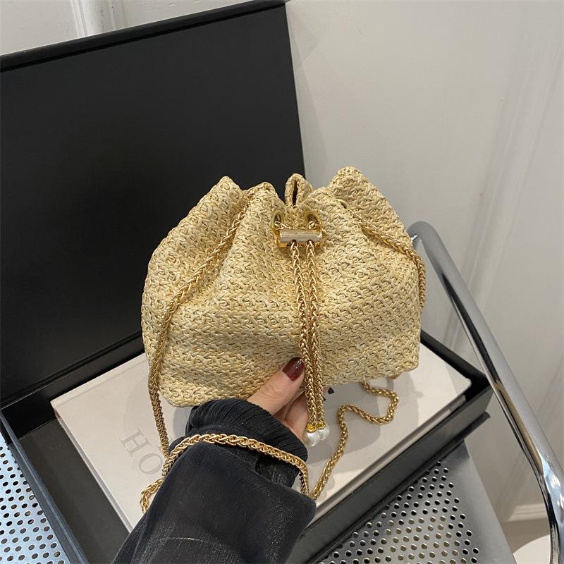New straw bag 2026 summer new beach bag chain bag shoulder messenger women's bag diamond bucket bag