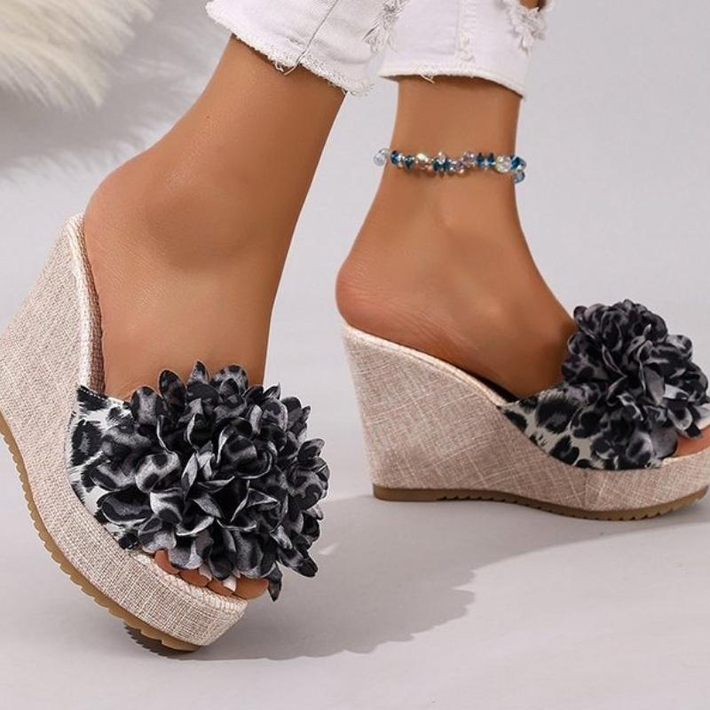 2026 New Elegant women's high-heeled sandals with wedge platform floral decoration summer slippers comfortable and elegant shoes