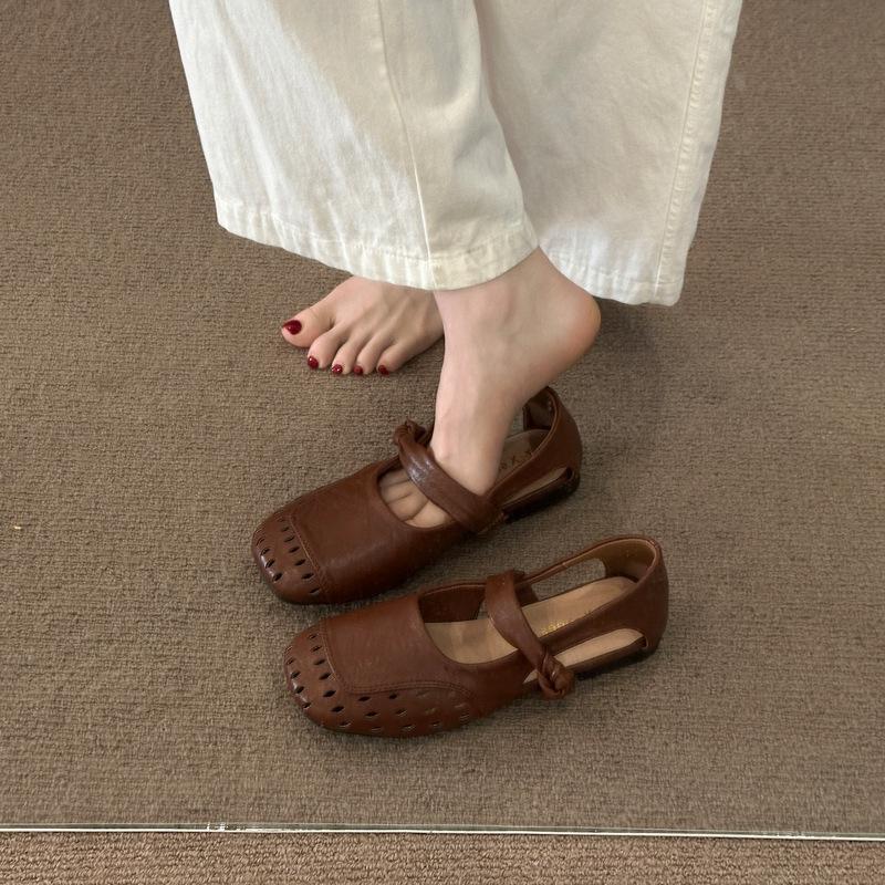 2025 Summer New French Hollow Shallow Mouth Flat Heel Soft Sole Non-slip Word Belt Niche Comfortable Shallow Mouth Single Shoes
