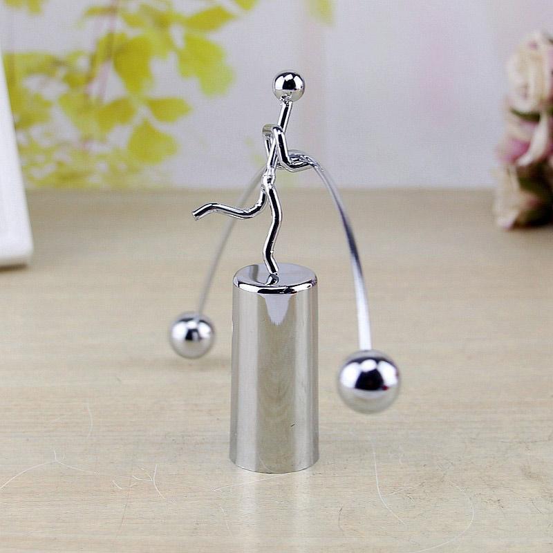 Newton Pendel Wiege Kreative Balance Iron Man Ball Handwerk Ornament Tumbler Kinder Geschenk Schreibtisch Spielzeug Hause Dekoration Zubehör