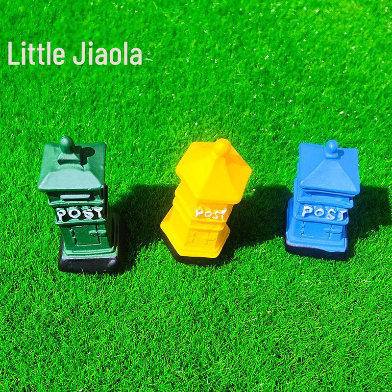 Nostalgic European Retro Moss Micro Landscape Resin Mailbox Ornament