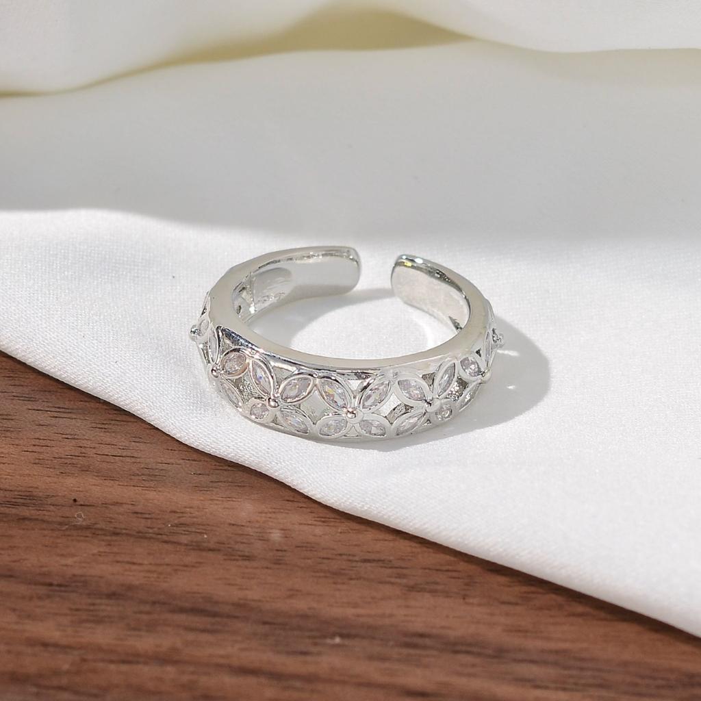 High-end Four-leaf Clover Open Ring Exquisite Workmanship Long-lasting Accessible Luxury Classy Versatile Open Ring