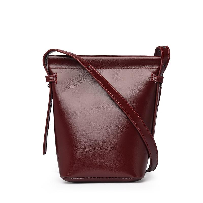 Portable commuter mobile phone bucket bag women's new simple shoulder bag fashionable multi-color versatile crossbody bag