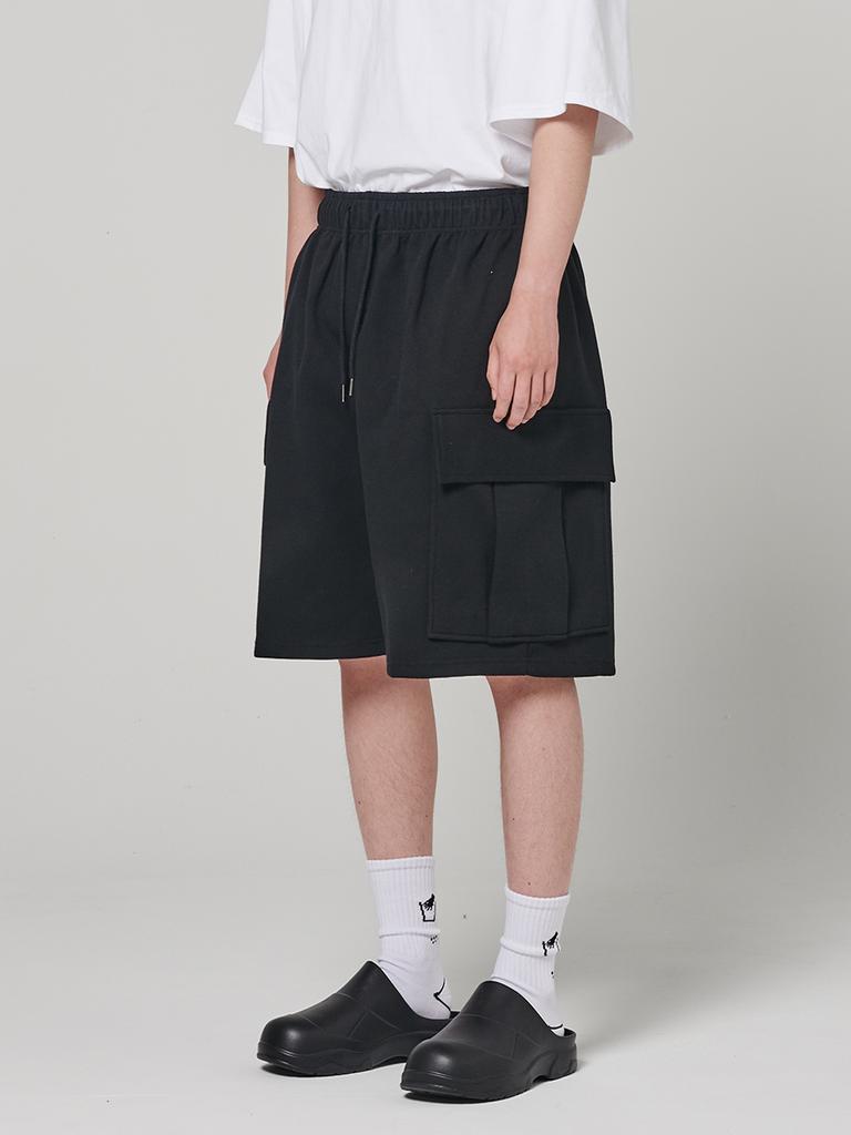 Akesi Cargo Bermuda Sweat Shorts Black