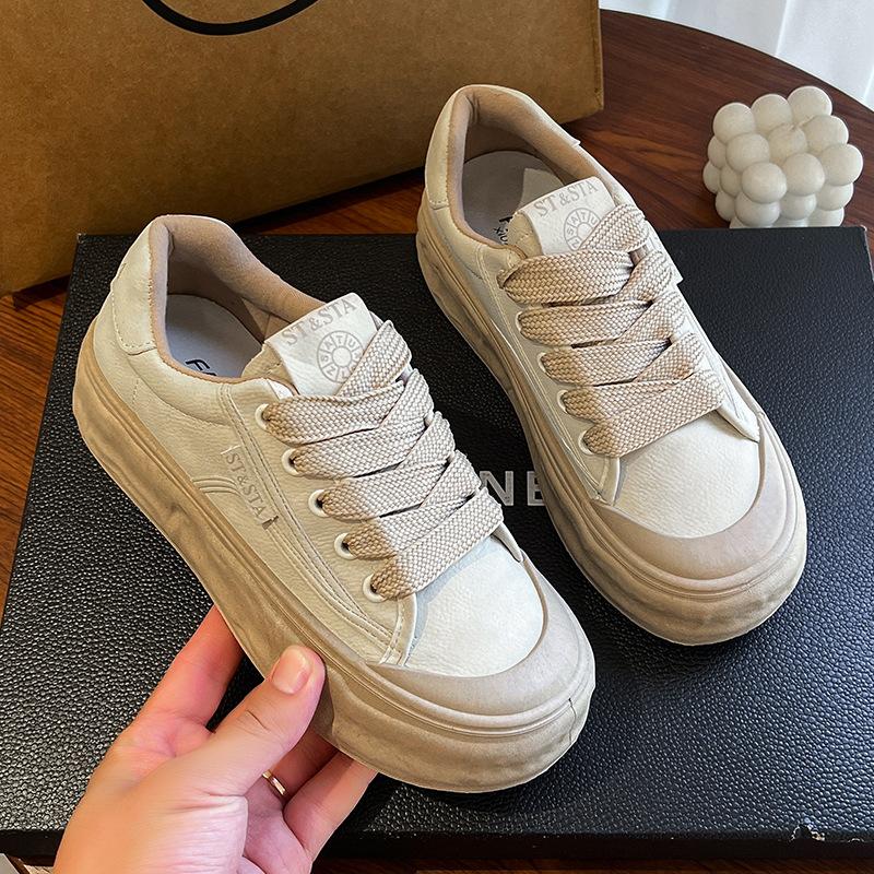 Popular Internet Celebrity Fashion Flat White Shoes Women's 2025 Autumn New Korean Version Thin Round Head Comfortable Soft Baseplate Shoes