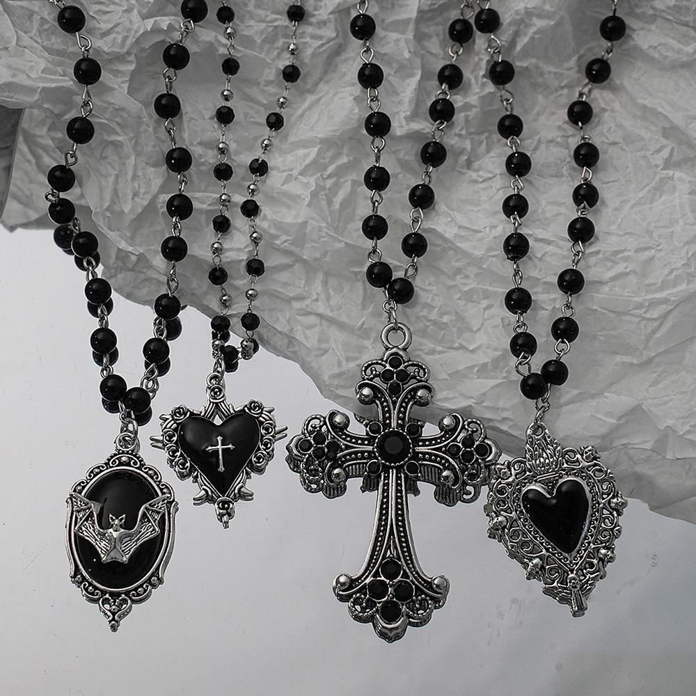 Personality Retro Vampire Bat Cross Heart-shaped Pendant Black Round Bead Chain Necklace for Women Gothic Hallowmas Jewelry Gift